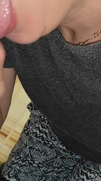 Matrigna matura sottomessa miLF e figliastro s il suo cazzo e ingoia il suo sperma