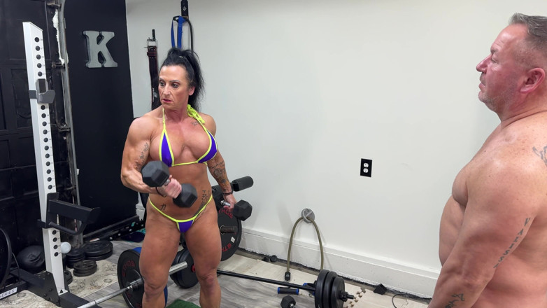 Kandylegsxxx: Follando en el gimnasio - parte 4kandy chupa y folla al padrastro