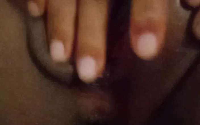 Karenvenez: I Love Putting My Fingers in