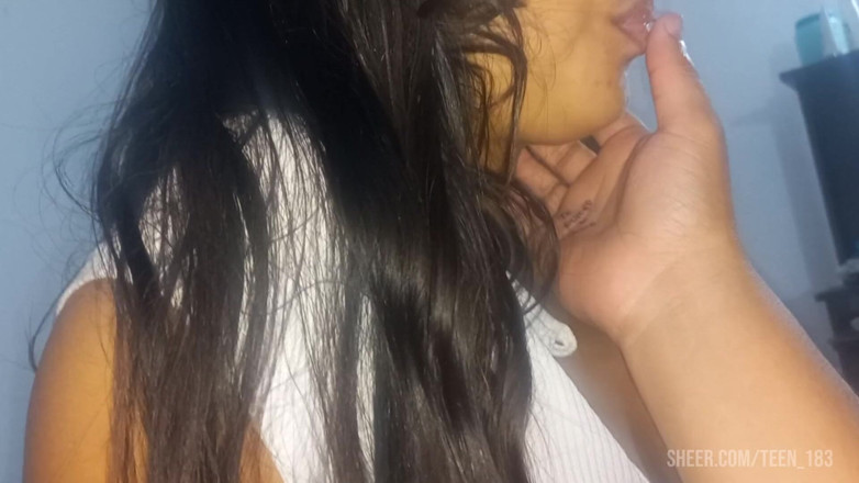 homemadeteen18: Eu fodo uma estudante gostosa de 18 anos com peitos perfeitos....