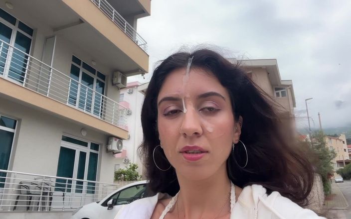 Dis Diger: Sesso pov al mattino, pompino, sega con piedi e sborrata...
