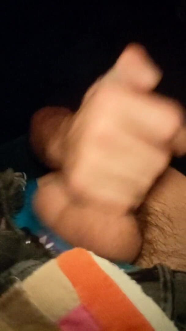 Sexy possum: Branlette rapide et éjaculation