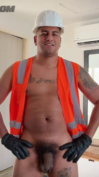 Fromage en construction, bonnet dur, ambiance non coupée