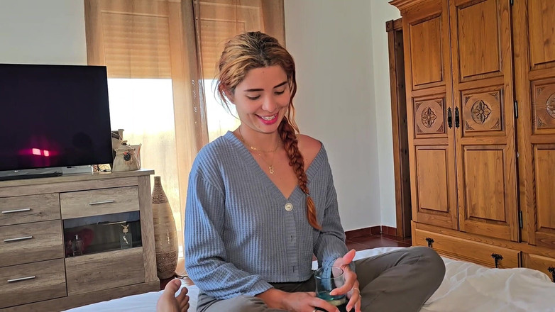 Labestiaylabella: Üvey babası yoğun bir sikiş karşılığında üvey kızından bir sır saklıyor....