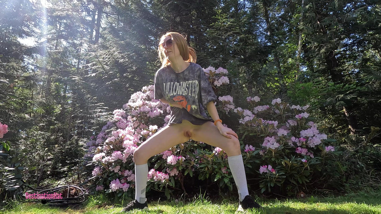 Destination Kat: Daha fazla yardwork pee comp