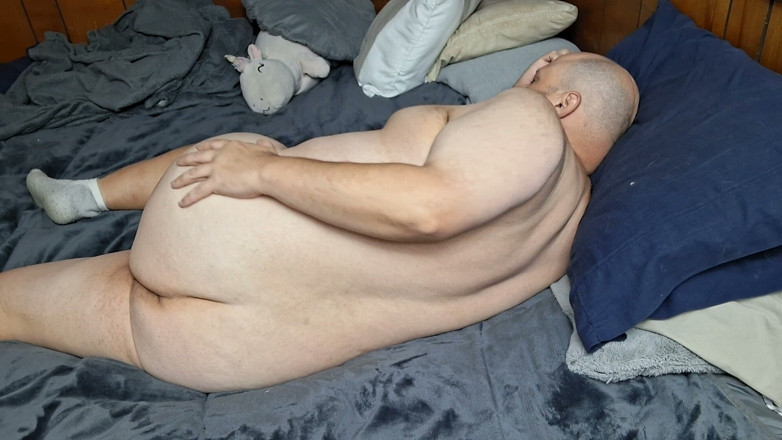 Printsofallsayings: Chubby Guy Lays in Bed and Cums