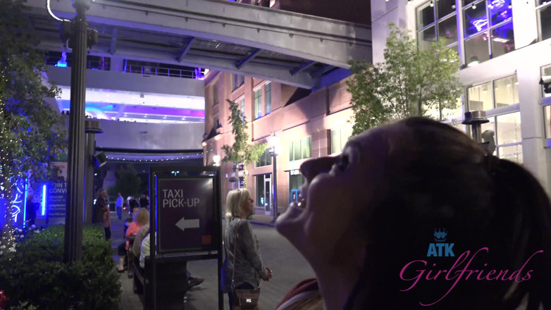 ATK Fans (Girlfriends): Virtueller urlaub in Las Vegas mit Kharlie Stone 1/3