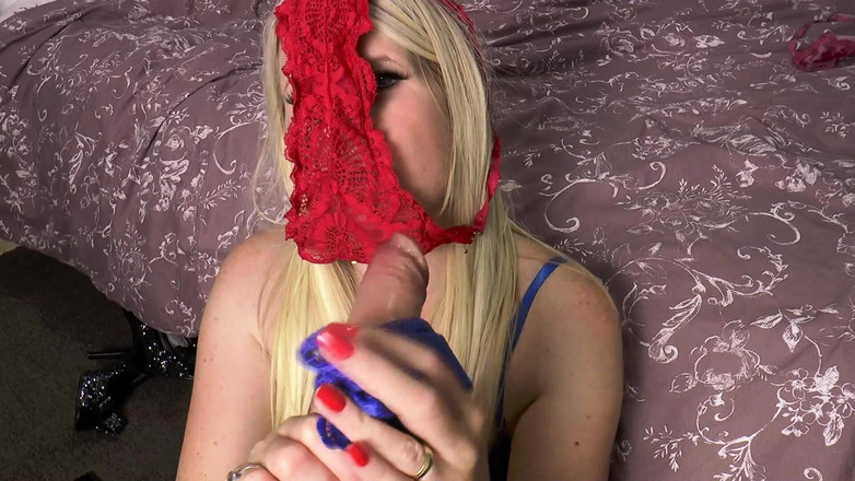 Britishmilf: Slipjesperverseling krijgt panty aftrekbeurt