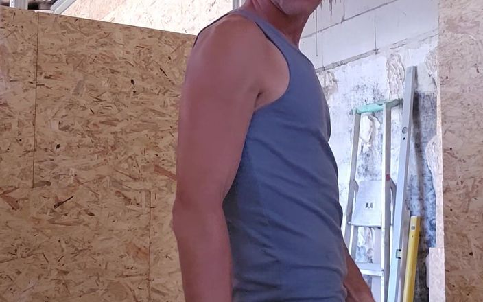 Chris_snoopy_91: En varm dag på byggarbetsplatsen del 2/9 fingrar, dildo knull, dildo...