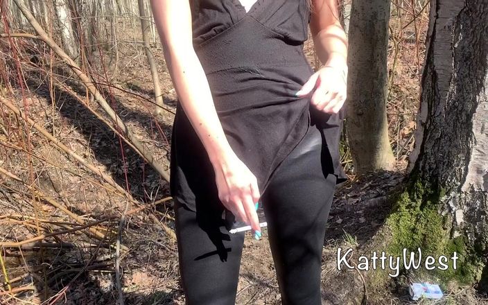 Katty West: Buiten roken in het park