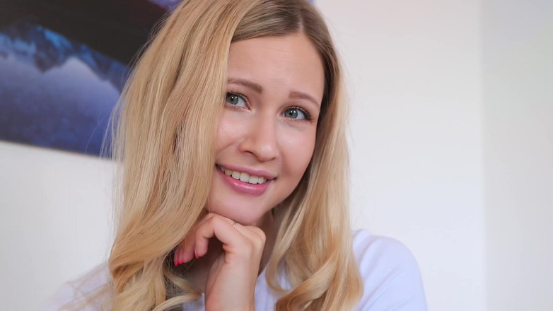 Stella Cardo: Sana flört ediyor, ona göstermek için