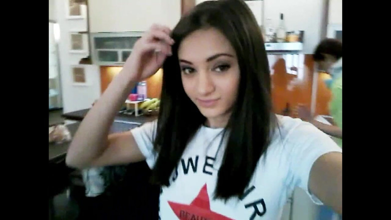Shrima Malati: Vlog - Preparándose Para Una Escena Lésbica Con Gina Gerson