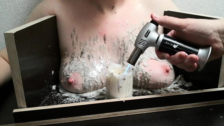 Bouncy Tits Action: Voskovací stroj na kozy 3