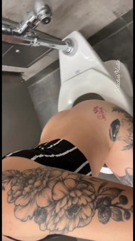 ¡La puta pajea para mí!