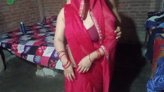 Manjushukla: Laal sari me bhabhi ji sieht sehr heiß und sexy...