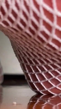 Rosa Foxx Pedicure Pés em Meia Arrastão