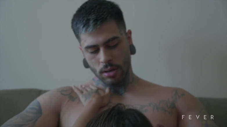 Fever Films: Ranní tvrdý sex s 18letou brunetkou