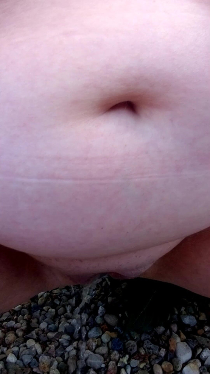 Hot-Pussy66: In De Tuin Plassen