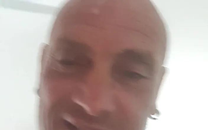Acez: Shower Masturbate Shave