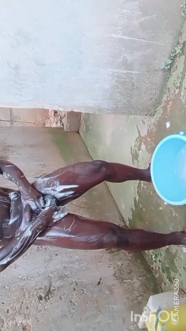 Hongi: Afrika'da büyük zenci masajlı grup seks partisi