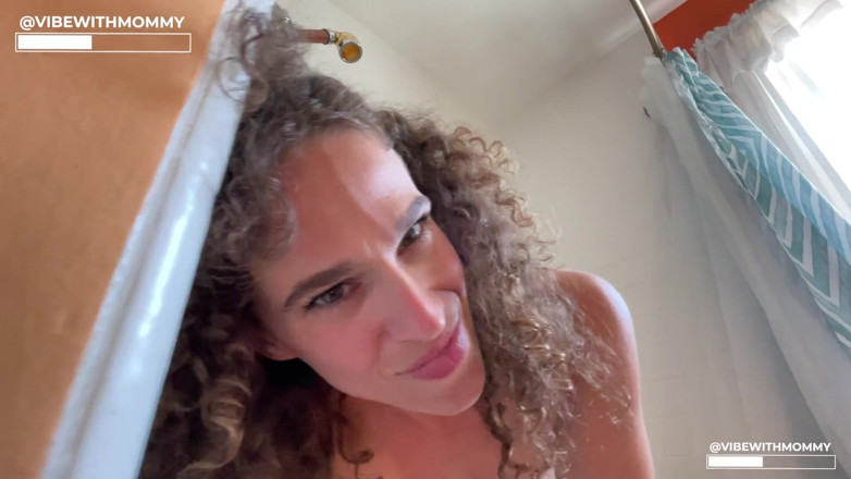 VibeWithMommy: Hacer trampa madrastra amamantando pis y semen