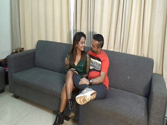 Jayanta Banik: Chlap ošukal krásnou indickou dívku - Simran a Raul