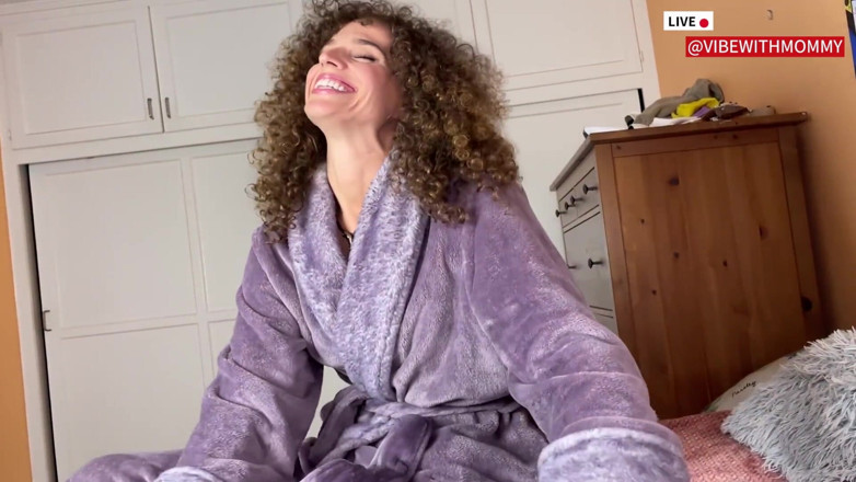 VibeWithMommy: Stepmommy Finds Letter Lets You Fuck Her Ass