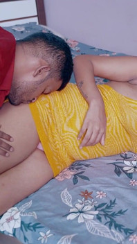 India Cachonda Esposa Secretamente Follada Por El Amigo De Su Marido