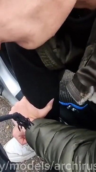 Подобрал Незнакомца На Шоссе И Жестко Трахнул Его В Зад, Чтобы Прокатиться, Без Презервативов, И Кончил Ему На Зад