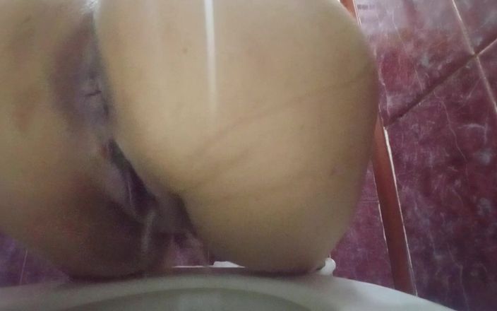 irina69star: Hemşire ofisin banyosuna kamera koyan bilinmeyen kişi tarafından kaydedildi