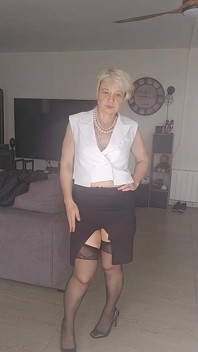 Cosa Ne Pensate Del Mio Outfit per Andare Al Lavoro? Tu Avresti Resistito Il Giorno Prima...