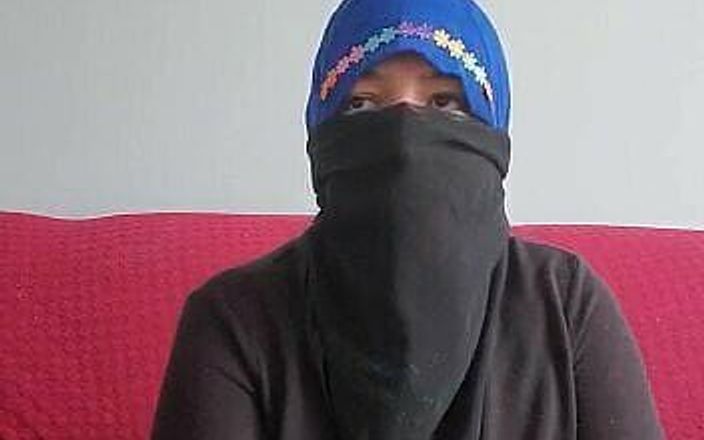 Souzan Halabi: Vợ Ai Cập cuckold vú to