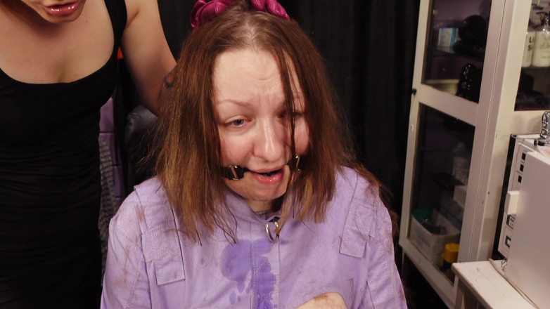 Arya Grander: BDSM -video: frisyr från älskarinna (älskarinna Priest & Arya Grander)