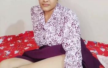 Bhabhi Fucked Herself Cucumber in Her Ass and Pussy