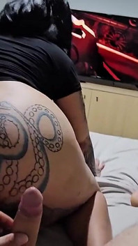 Colombian Big Butt Rides a Cock Without a Condom