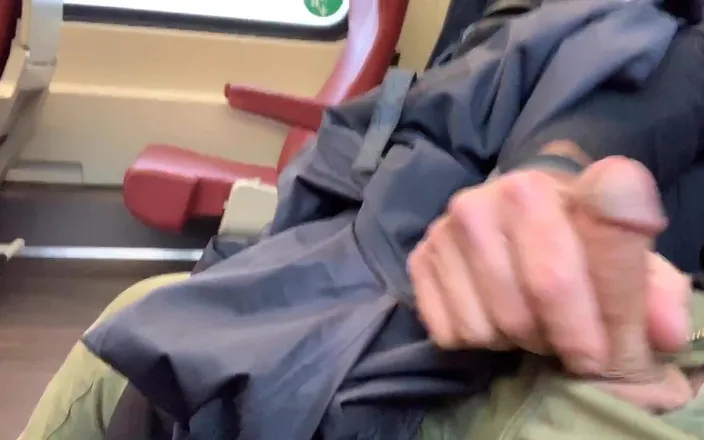 TJenner: Jerking off on the Train and Cumming