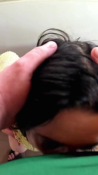 Meia-calça rasgando e pov garganta profunda de quatro duro e porra na roupa