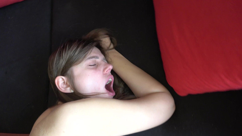 wakeMEup777: 阴道和阴户被狠操