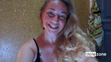 Datezone: Kinky housewife farting spectacle
