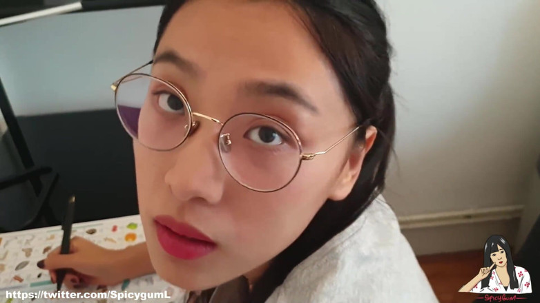 SpicyGum: Juni Liu - Dubbel hästsvans stygg kinesisk student får en bra...