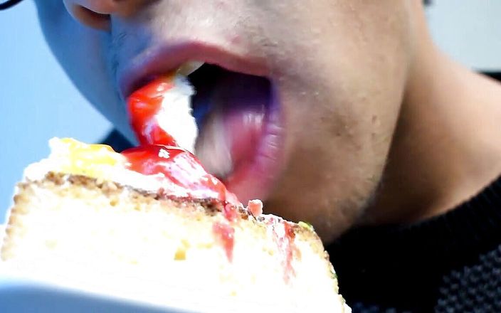 Dreichwe: Kuchen mit seinem mund essen
