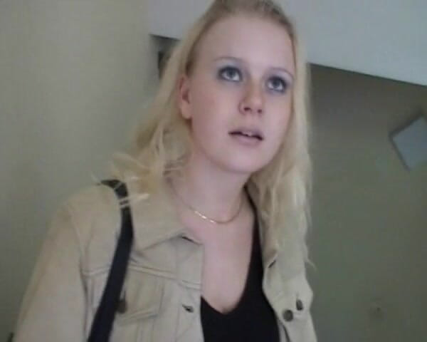 Deutsche XXX Filme: สาวเยอรมัน blonde เมาแล้วโดนเย็ดแรง