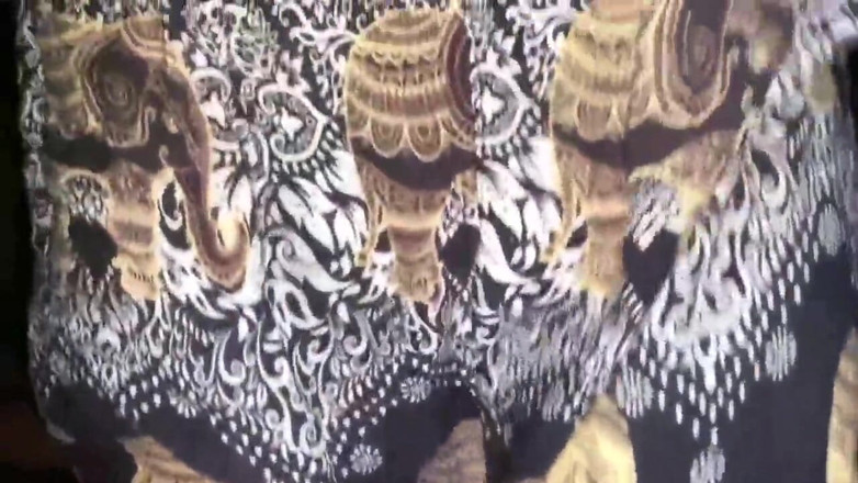 Rajiya: Une tatie se fait baiser en levrette