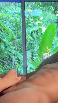Aku Membawa Saudara Iparku Ke Kabin di Hutan Untuk Berhubungan Dengannya