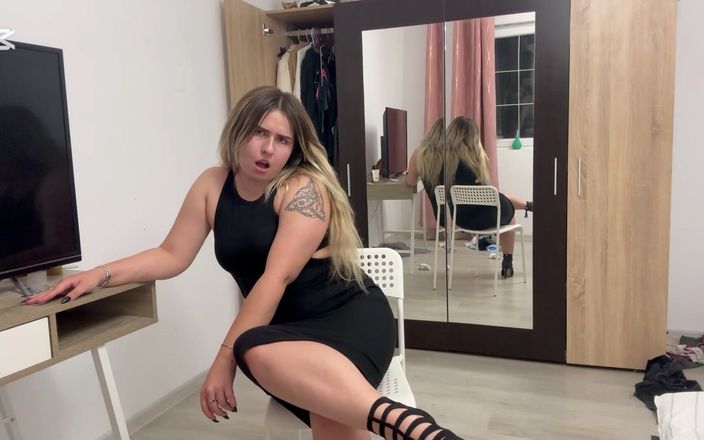 NipsAndStrips: 30 minut Více než 100 prdů v jednom videu