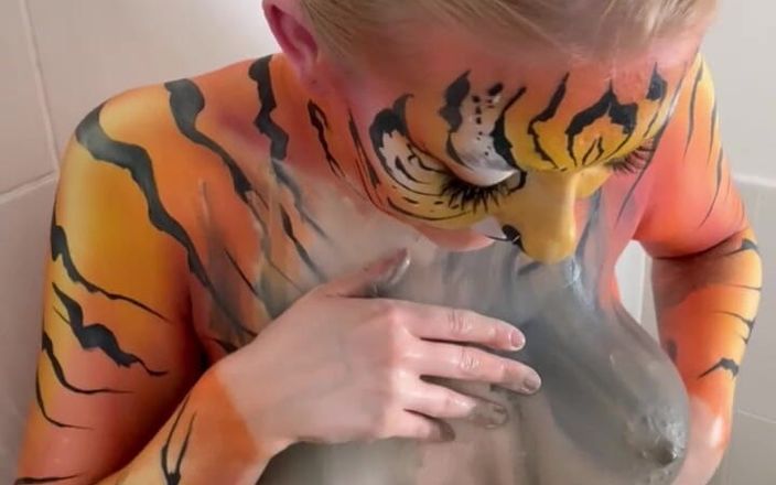 Em Yang: Tiger bodypaint ducha solo jugar