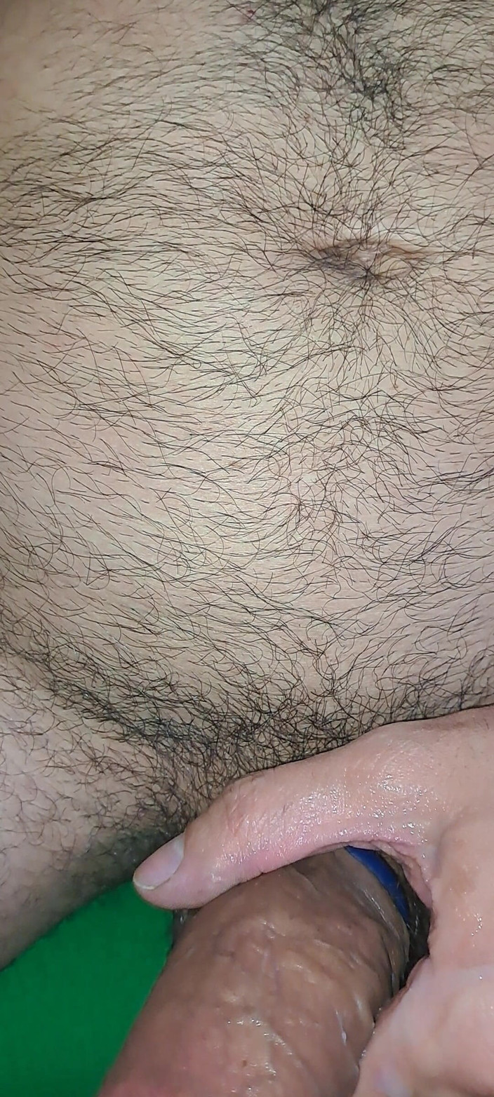 Whisky33: Tükürüğümle yakın çekim ve harika boşalma.