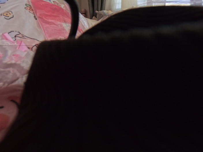 Aiko Maine: 360 POV : ton jouet en peluche me regarde déballer et...