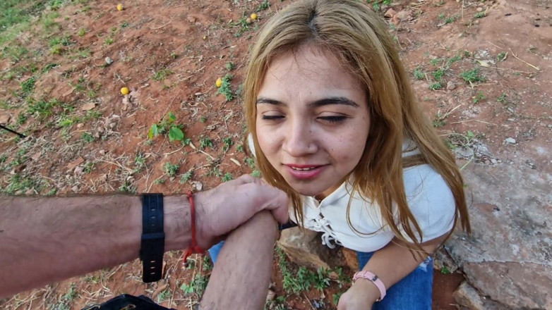 Latinascachondas: Public blowjob in the park in Madrid