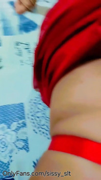 Transsexuală sexy în lenjerie roșie Watermark.mp4
